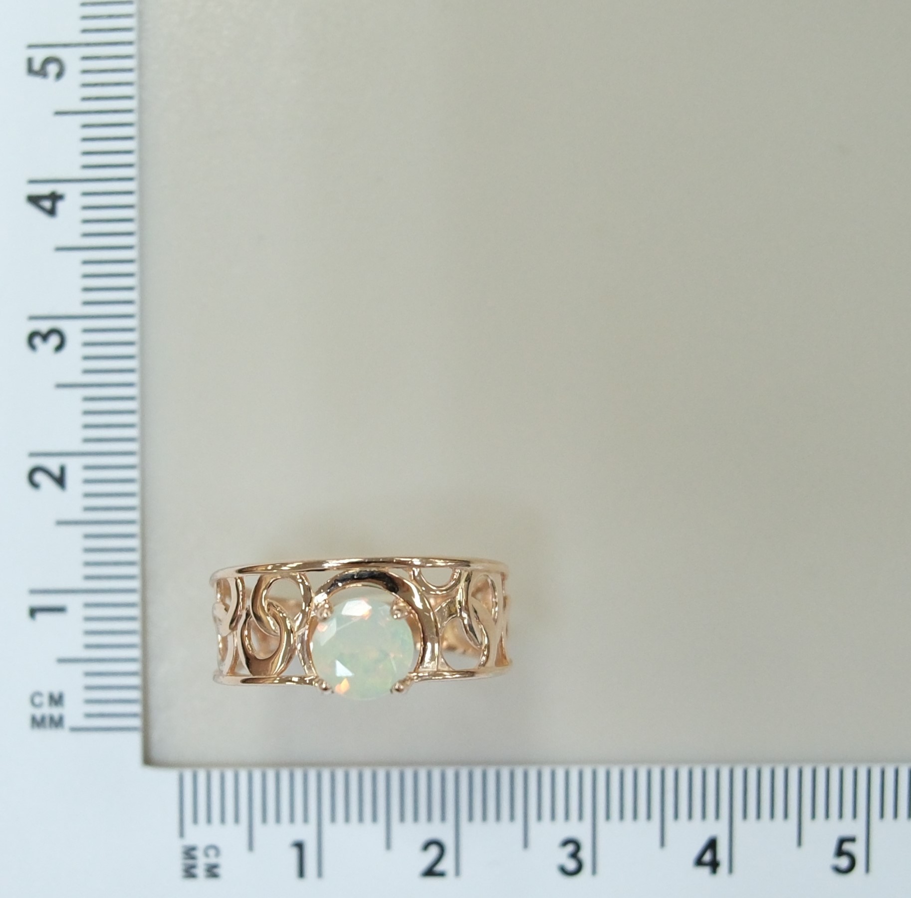 Серебряное кольцо с опалом